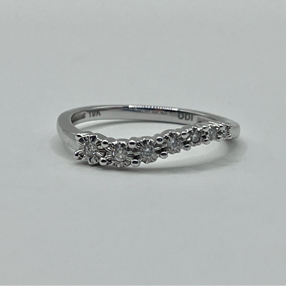 0.20 CT 10k White Gold Natural Diamond Bypass Ring - Picture 3 of 8
